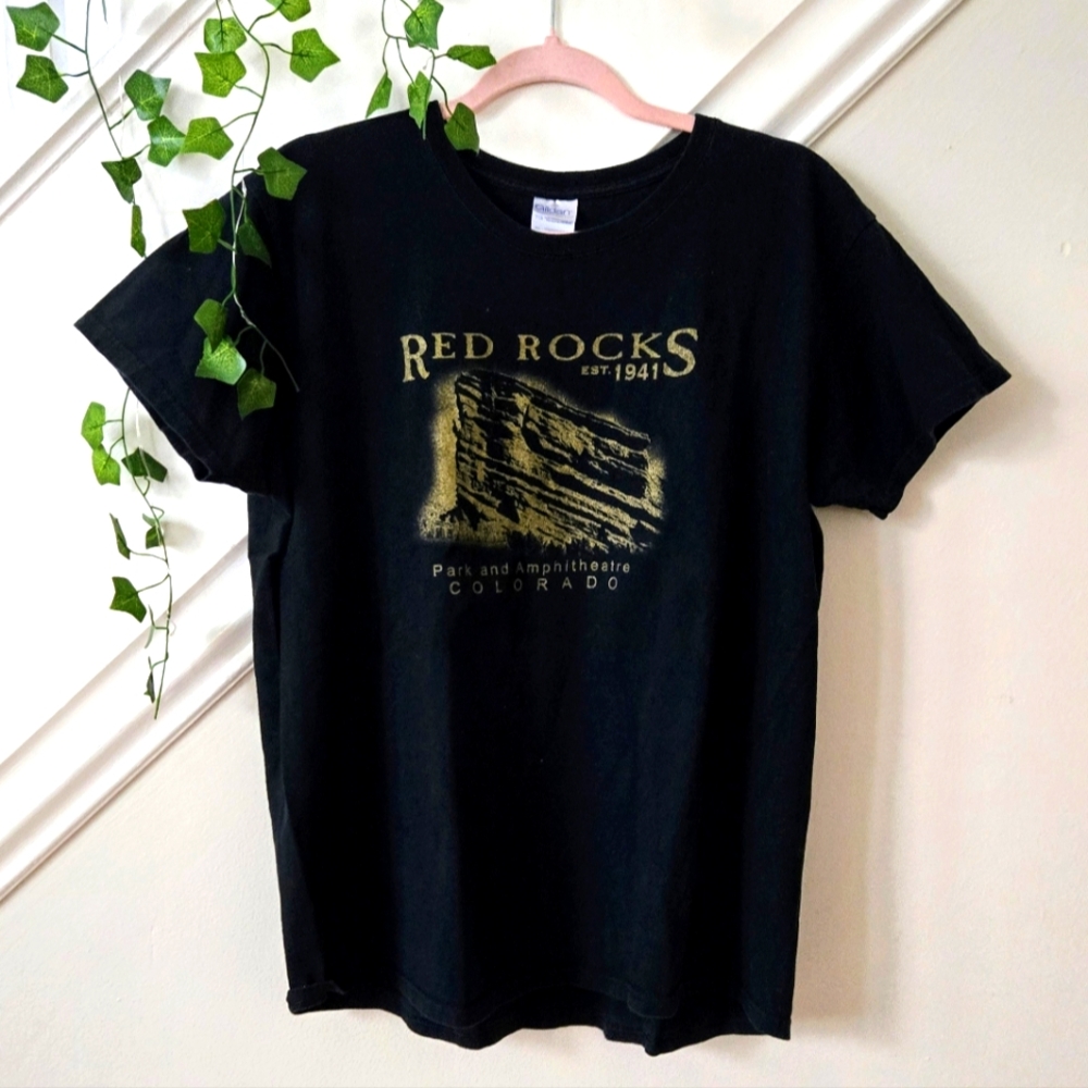 🏜VTG Y2k Red Rocks Amphitheater Cotton Tee